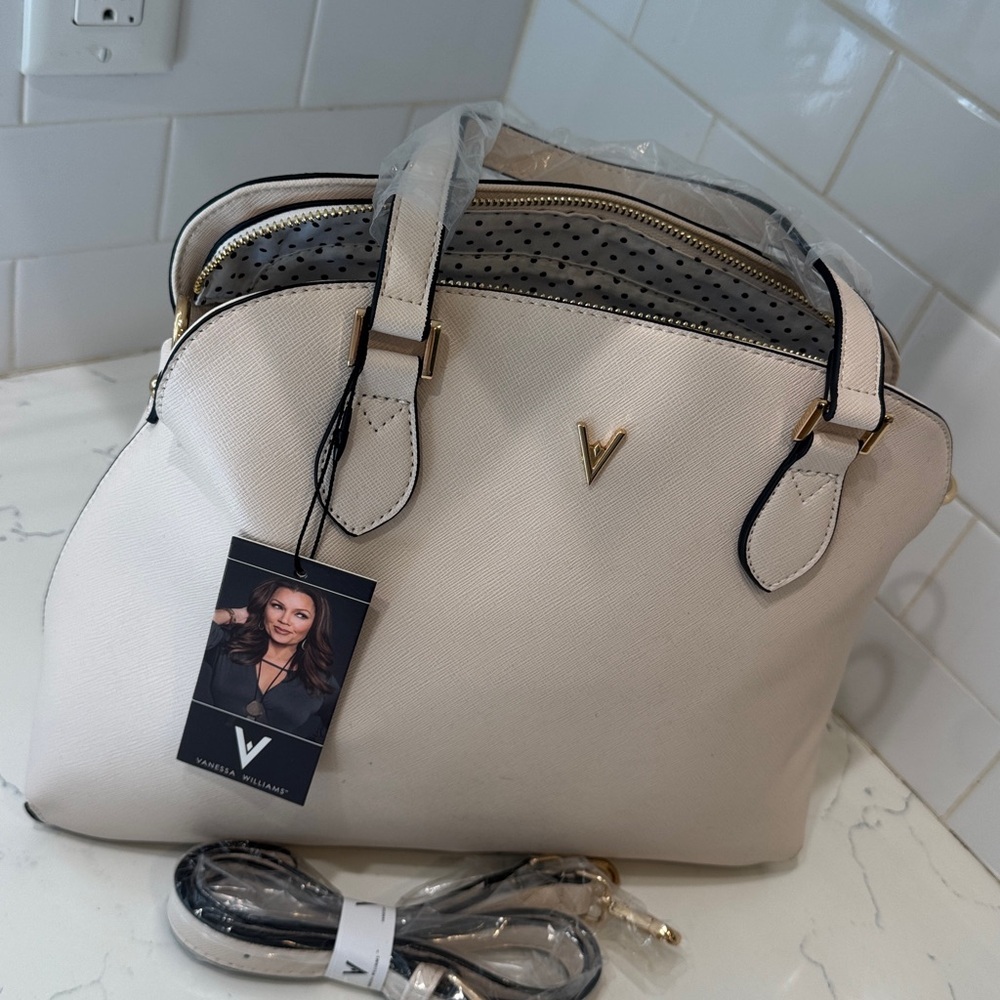"NEW" Vanessa Williams The Lush Collection Off White Faux Leather Purse - Picture 2 of 6